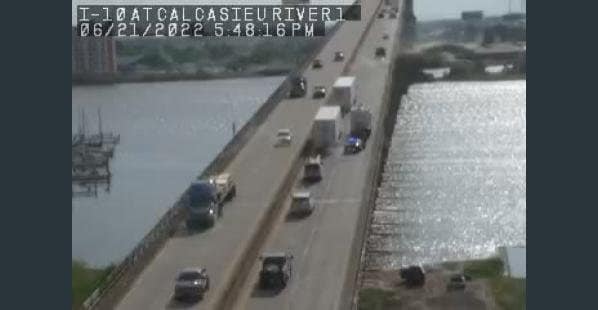 Stalled 18-Wheeler in Outside Westbound Lane of I-10 Calcasieu River Bridge, LCPD Advising Drivers to Avoid Bridge
