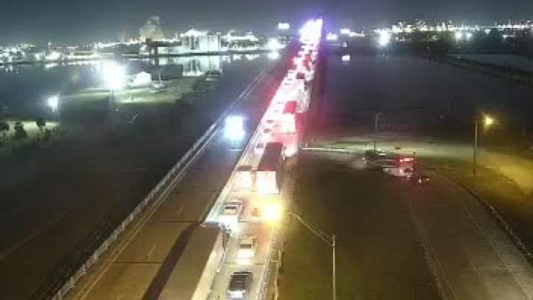 Lake Charles, Louisiana I-10 Westbound Closed at Calcasieu River Bridge due to Crash March 1, 2025