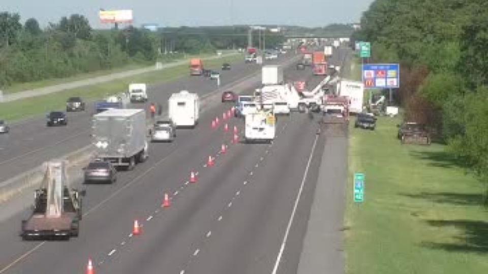 Iowa Louisiana I-10 Crash Cleared From Roadway After Backing Up Traffic To Lake Charles, Closing Eastbound Lanes