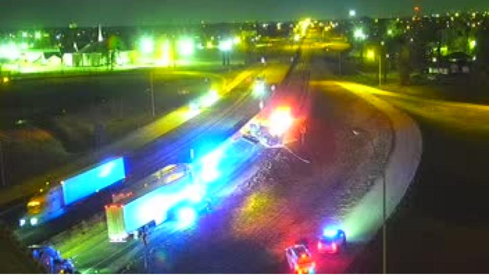 Lake Charles I-10 Crash Overturned 18-Wheeler at US 171 Lake Charles I-10 Crash Overturned 18-Wheeler at US 171